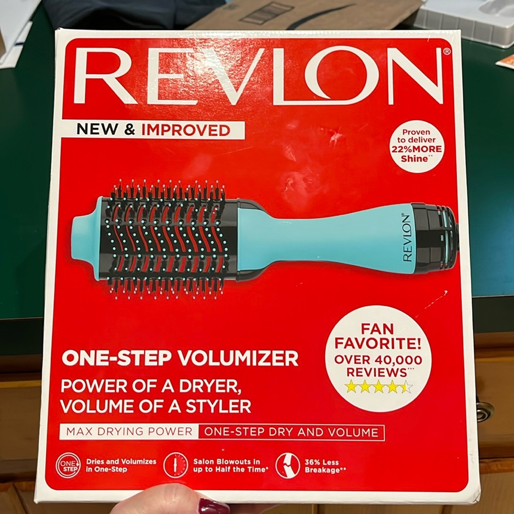 NIB Revlon One-Step Hair Dryer And Volumizer Hot Air Brush